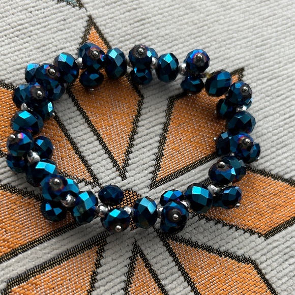 Jewelry - Elegant Blue Beaded Bracelet